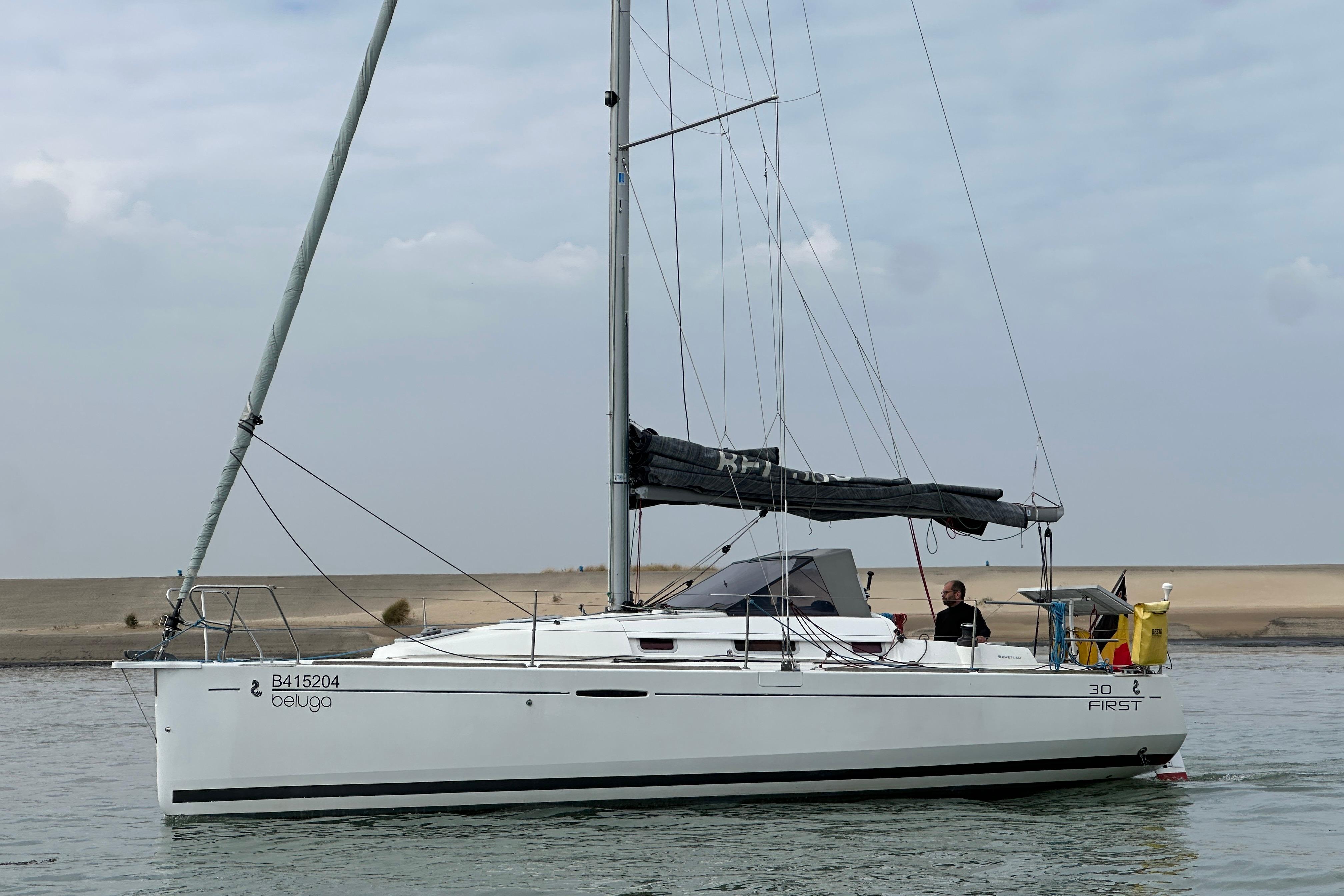 Beneteau First 30 — foto 10 van 11