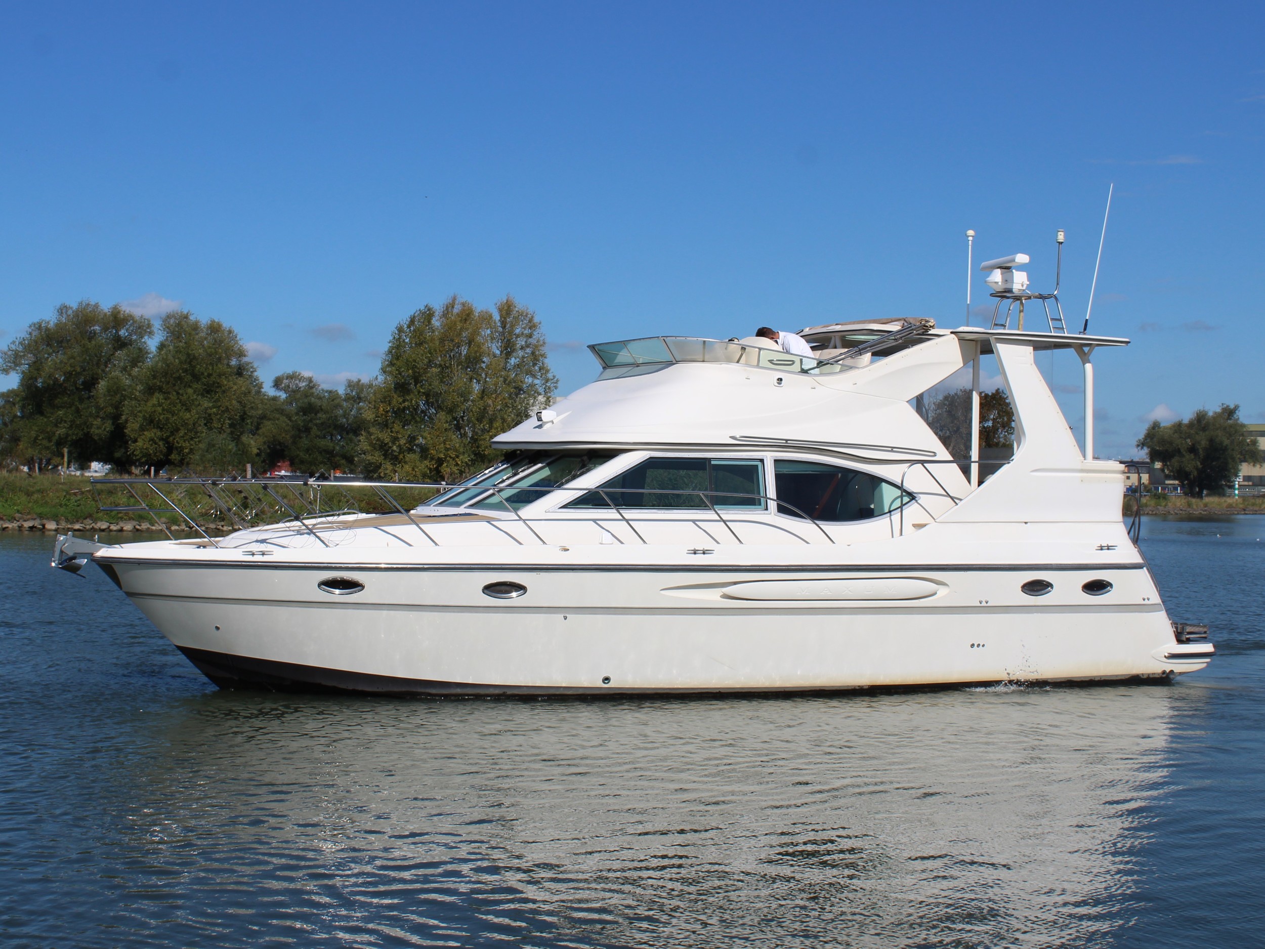 Maxum 4100 SCA — foto 1 van 35