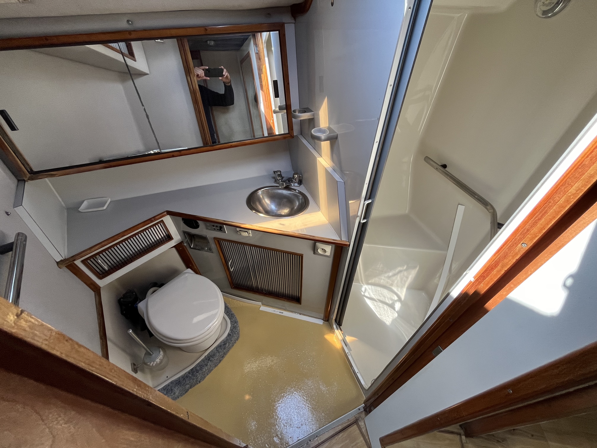 Sea Ray 390 Express Cruiser — foto 28 van 43