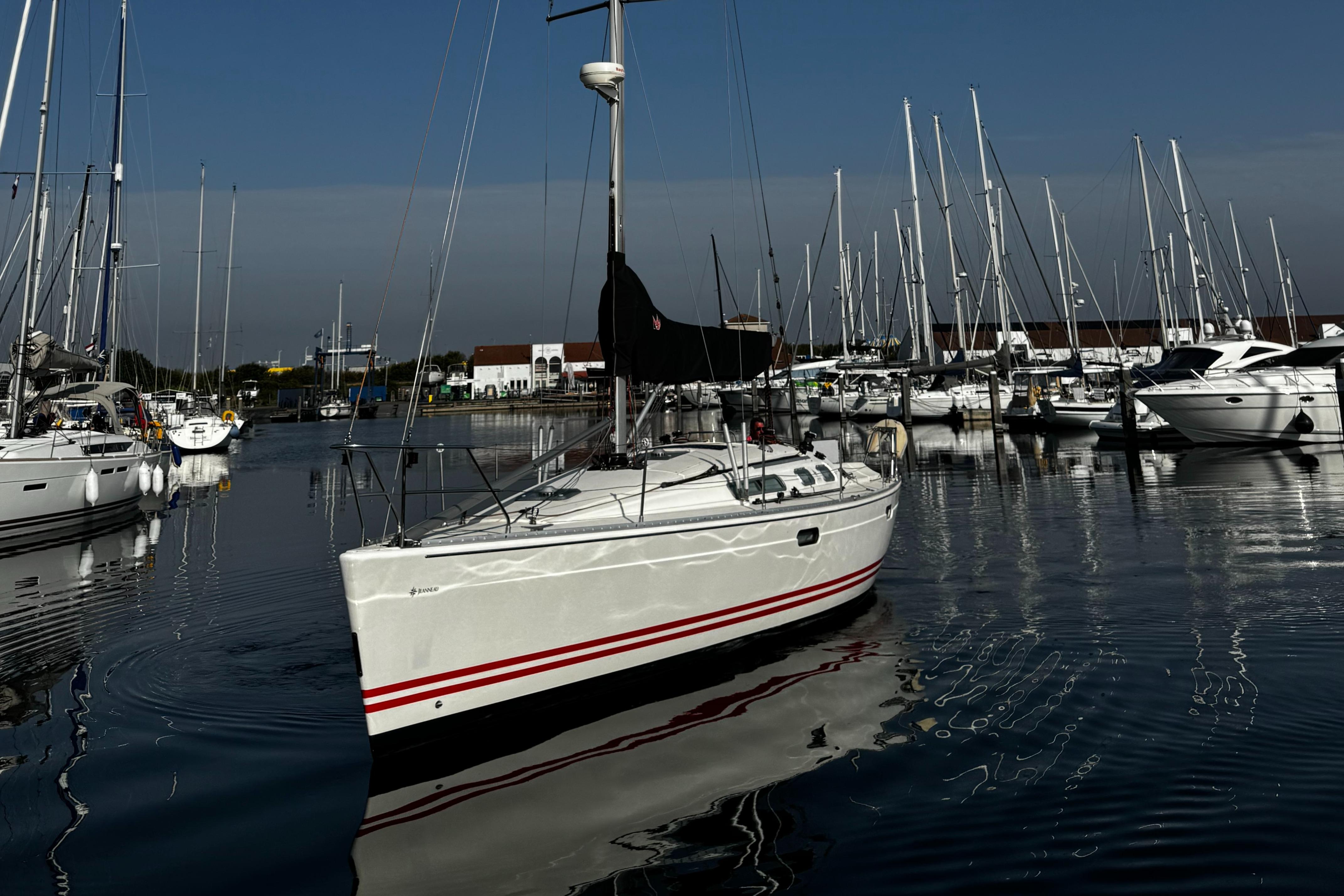 Jeanneau Sun Fast 36 — foto 9 van 11