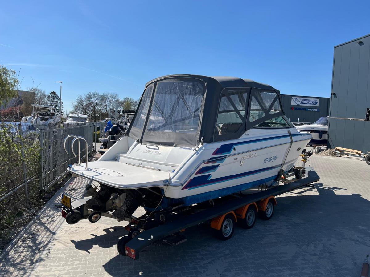 Formula F-280 SS Cuddy cabin — foto 16 van 27