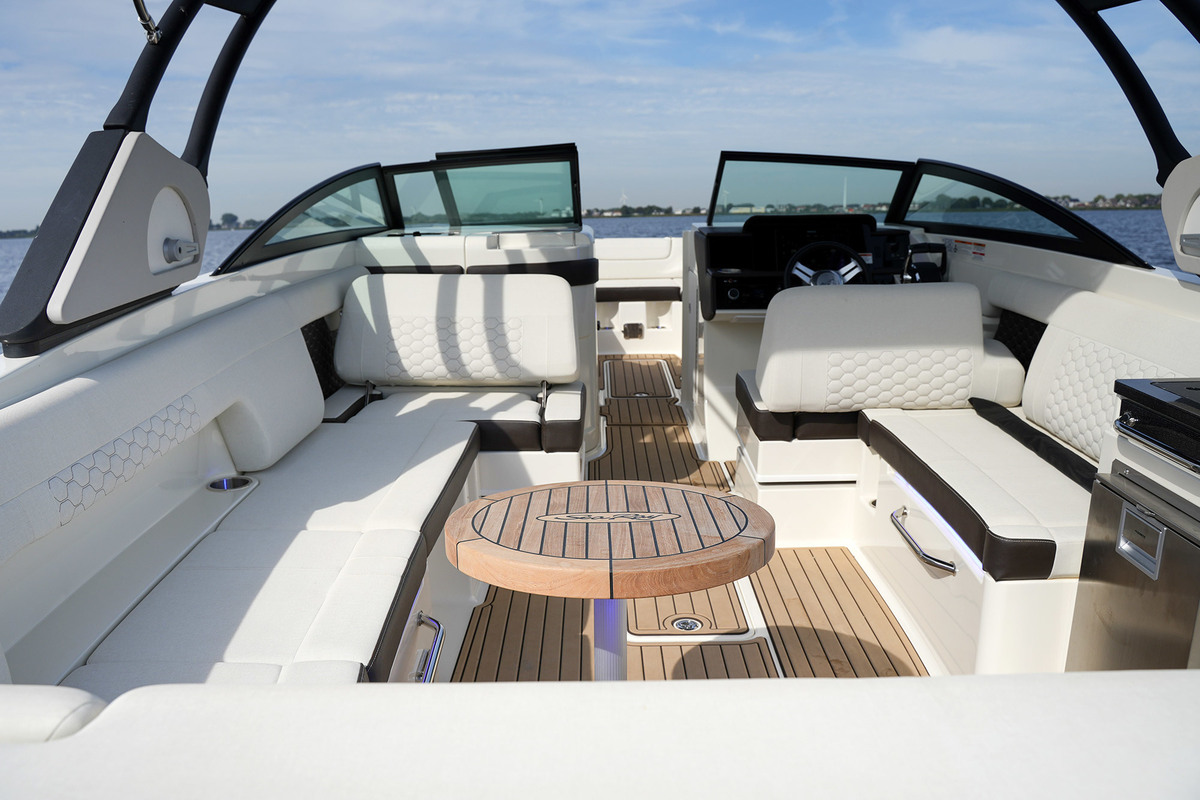 Sea Ray SDX 290 Outboard — foto 22 van 51