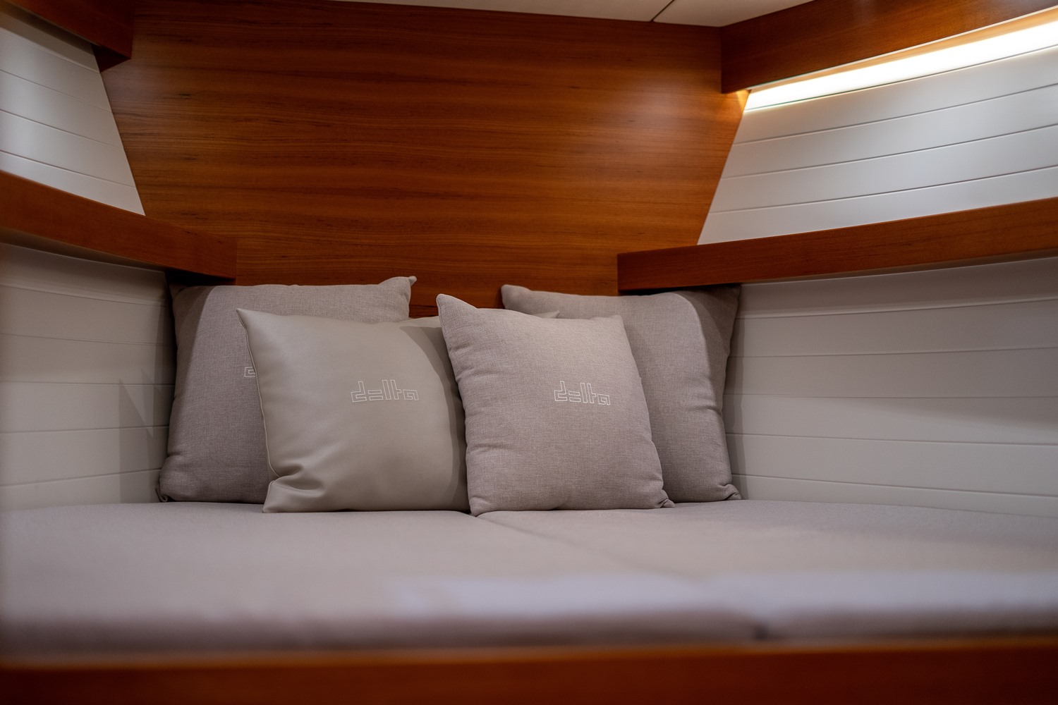 Delta 33 Coupé met Volvo Penta D6 440 pk - AANBIEDING — foto 12 van 21