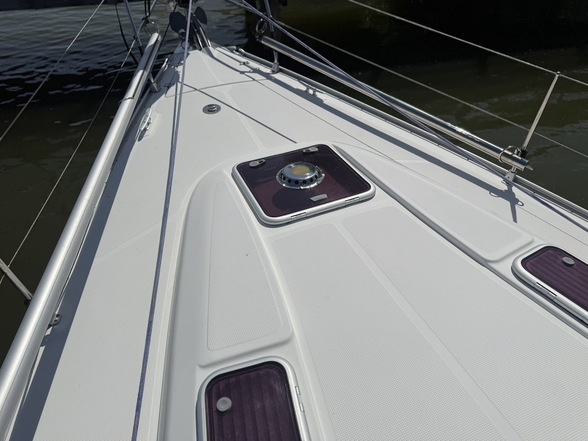 Bavaria Yachtbau GmbH Bavaria Yachts 37 Cruiser — foto 12 van 12