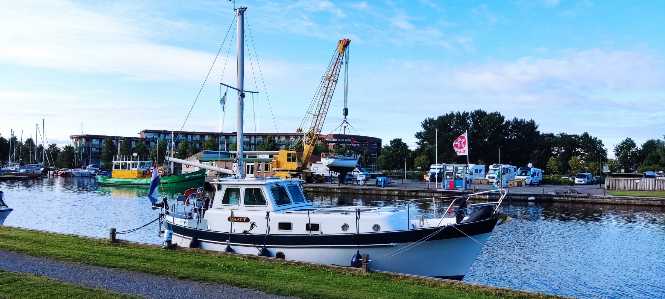 (Peugeot Indenor) Dartsailer - Motor Yacht - GRP (Polyester) - 1985 - € 18.000 — foto 8 van 11