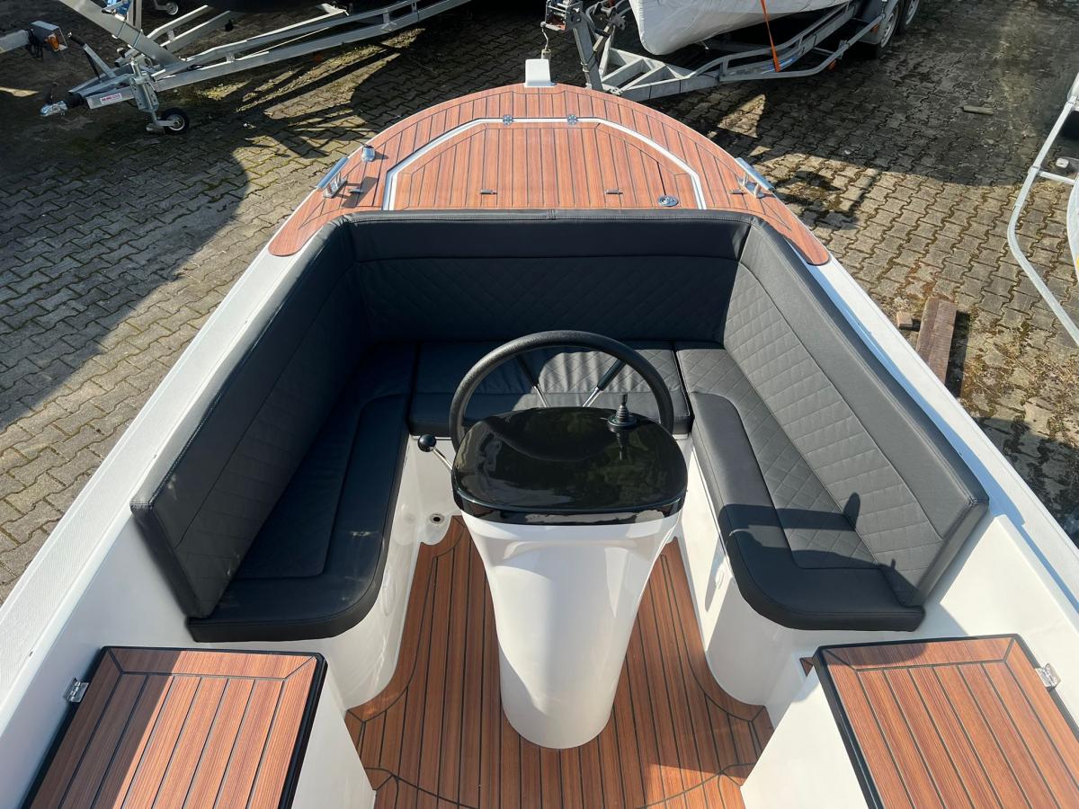 Maxima 650 Flying Lounge met boegschroef — foto 11 van 14