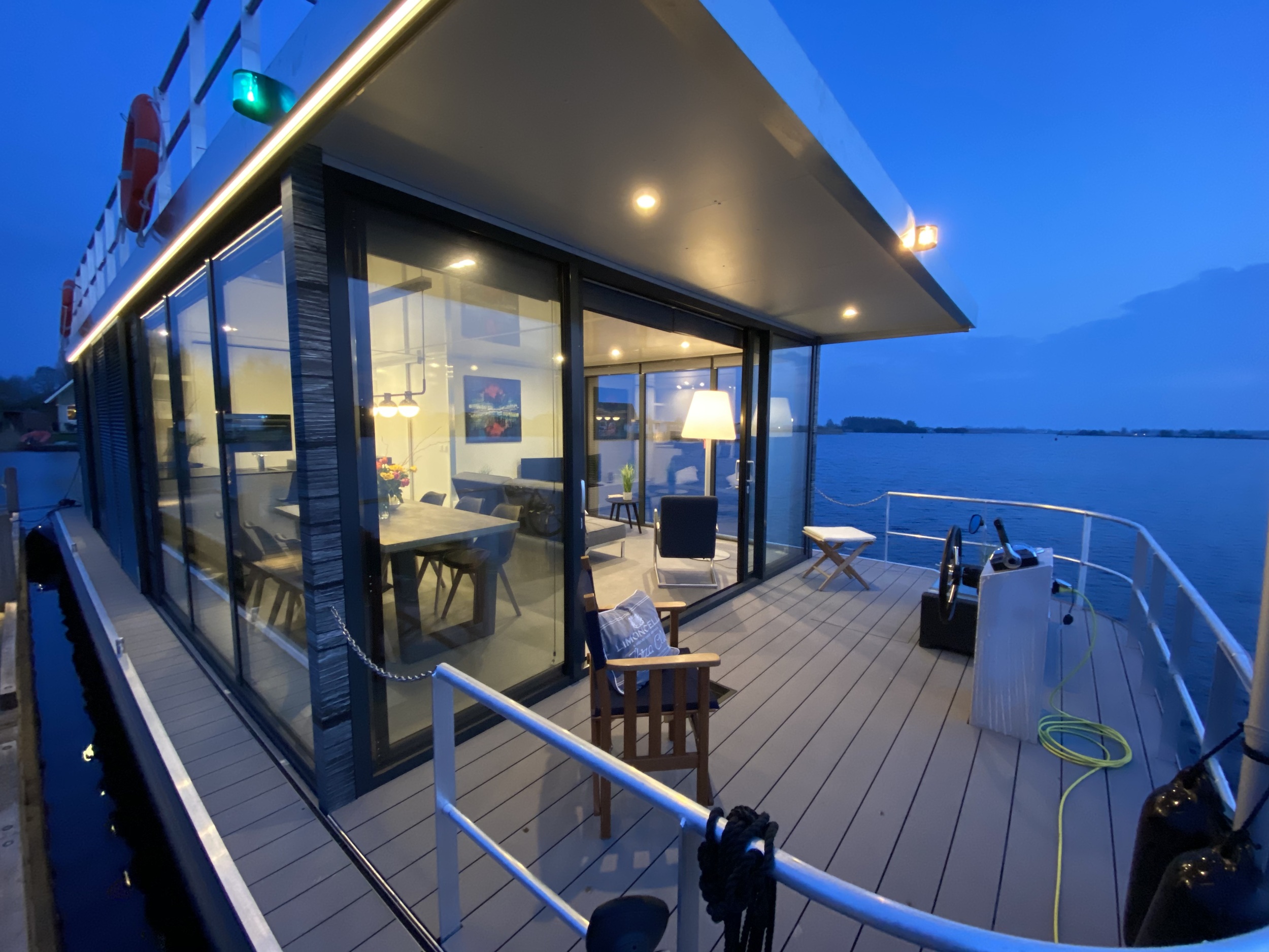 VaarAppartement 'Black Pearl' Houseboat - Panoramahut — foto 33 van 42