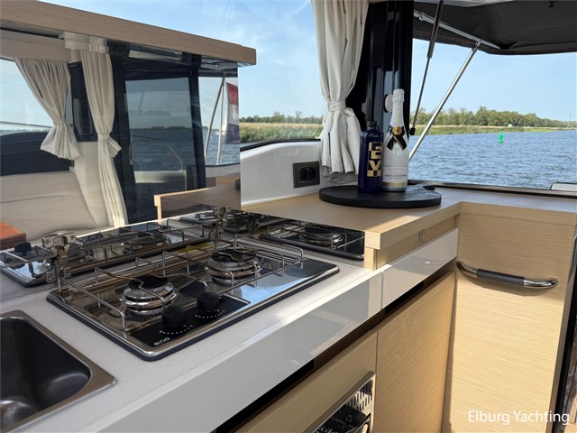 Jeanneau NC37 — foto 11 van 94