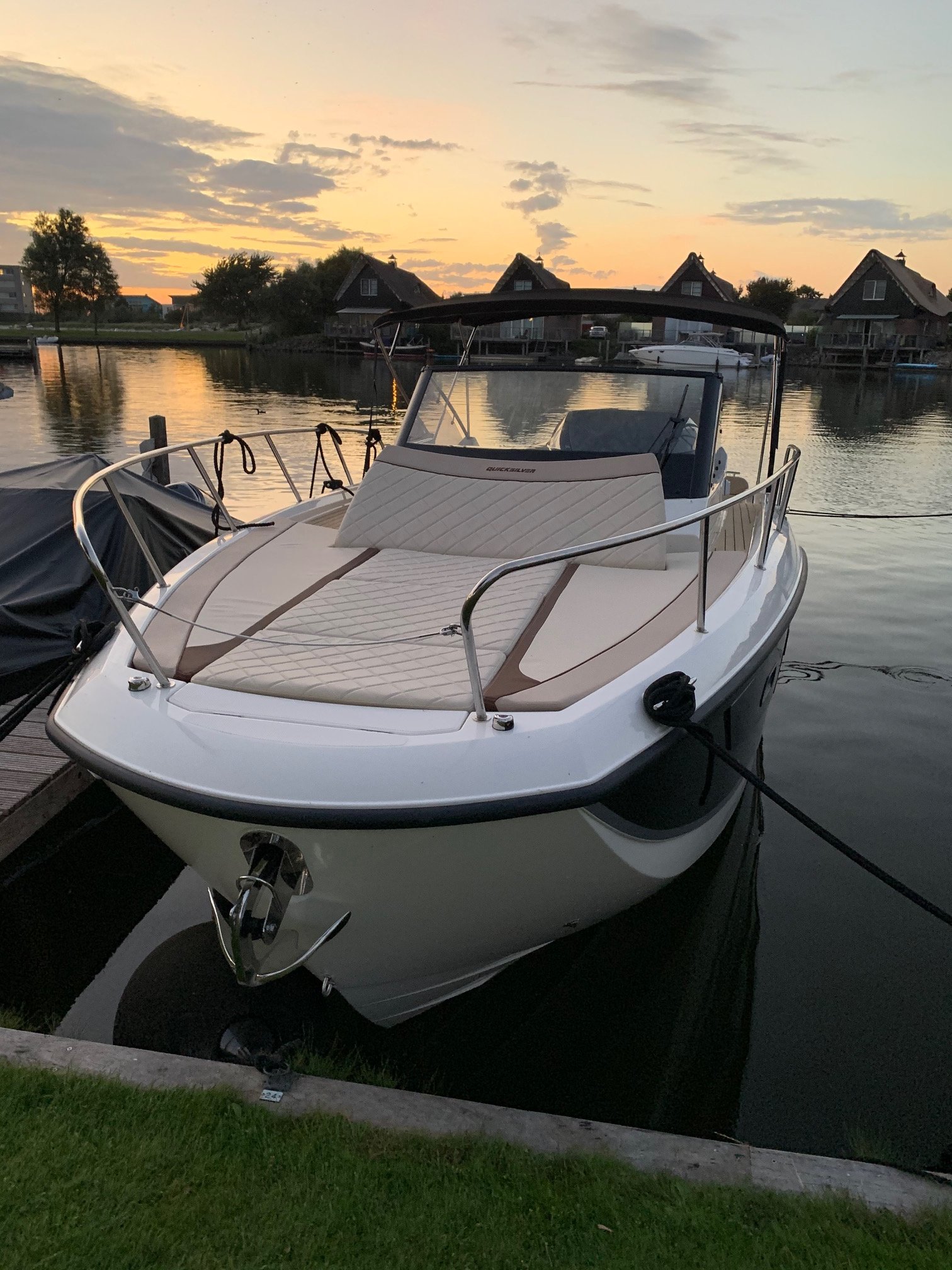 Quicksilver 875 Sundeck — foto 4 van 11