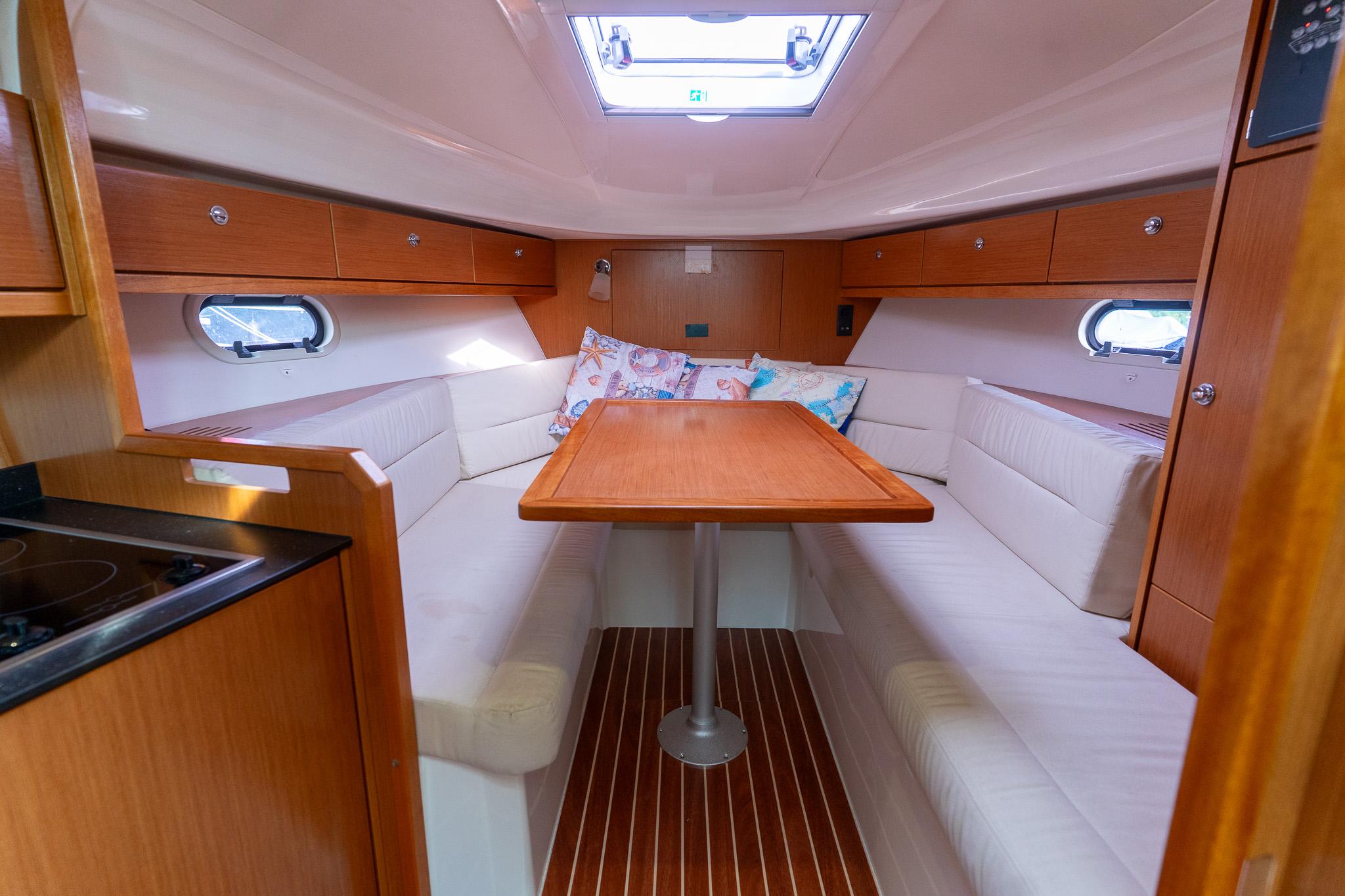 Bavaria 28 Sport — foto 8 van 47