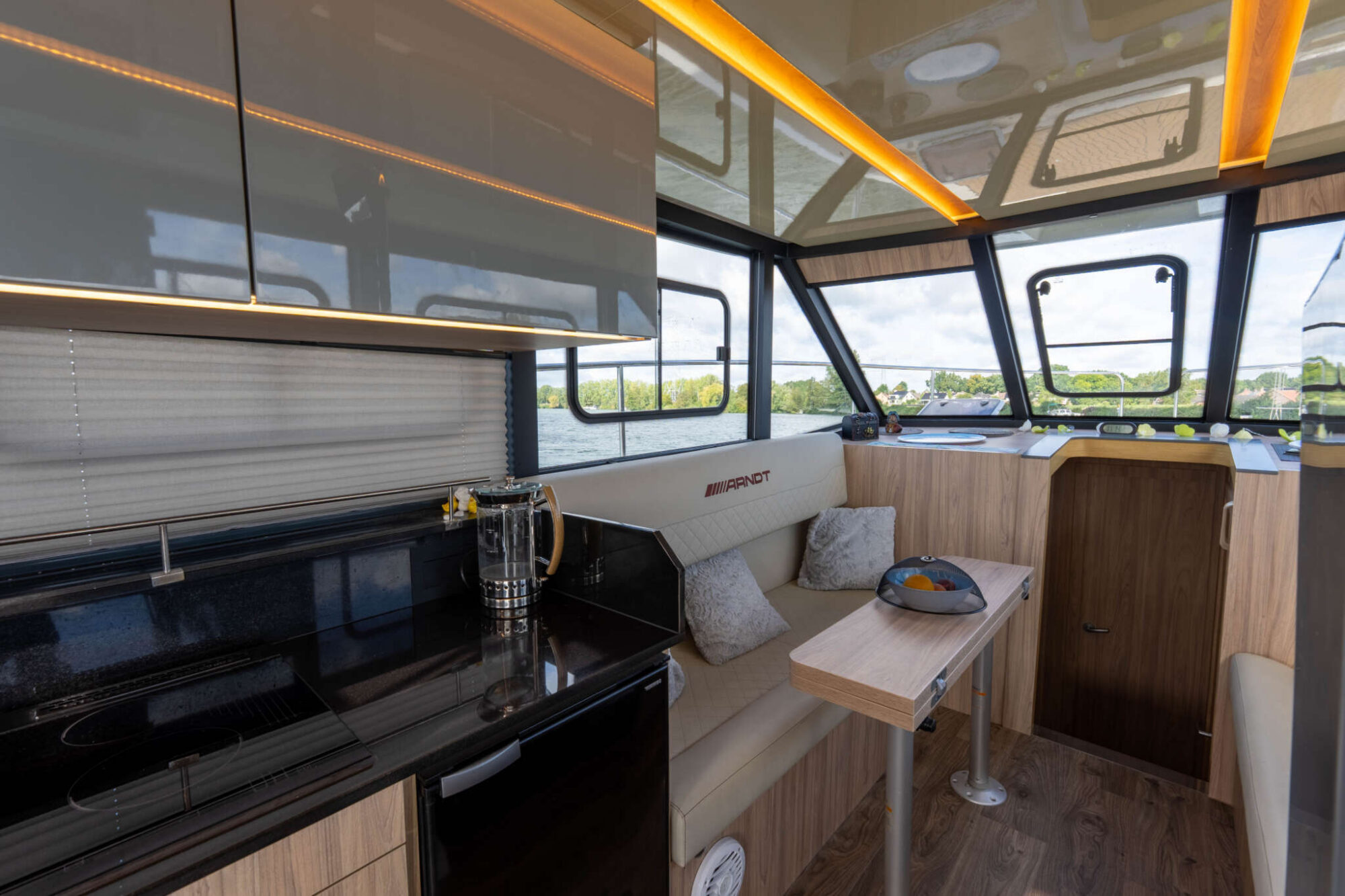 Cobra Yachts Futura 40 Grand Horizon — foto 9 van 55