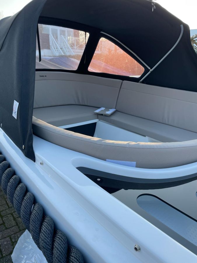 Corsiva 570 new age beige Suzuki 15pk — foto 6 van 6