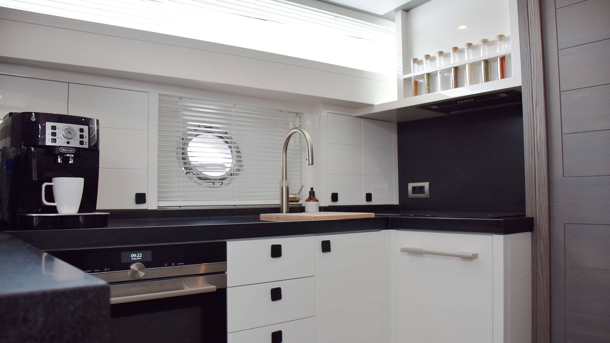 GREY PEARL — foto 7 van 12