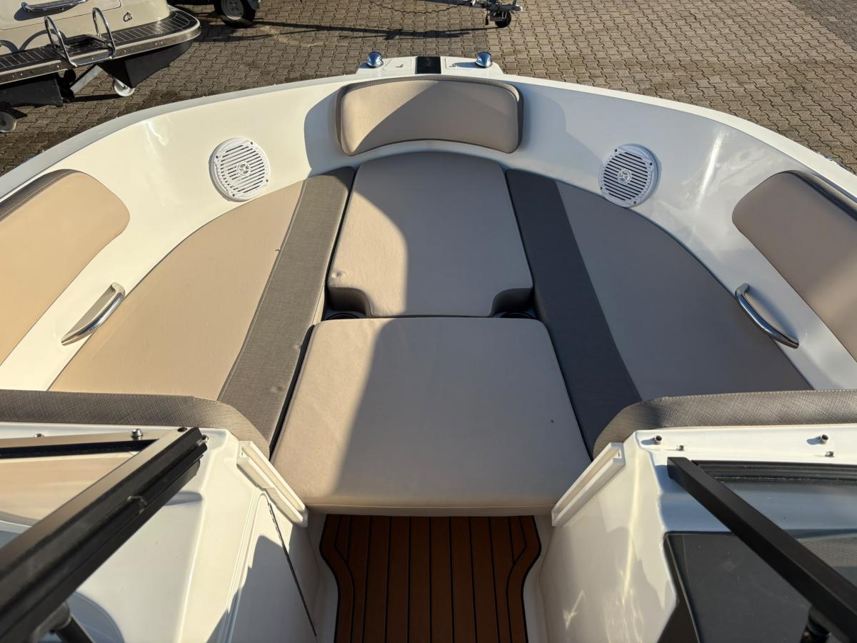Bayliner VR5 — foto 8 van 14