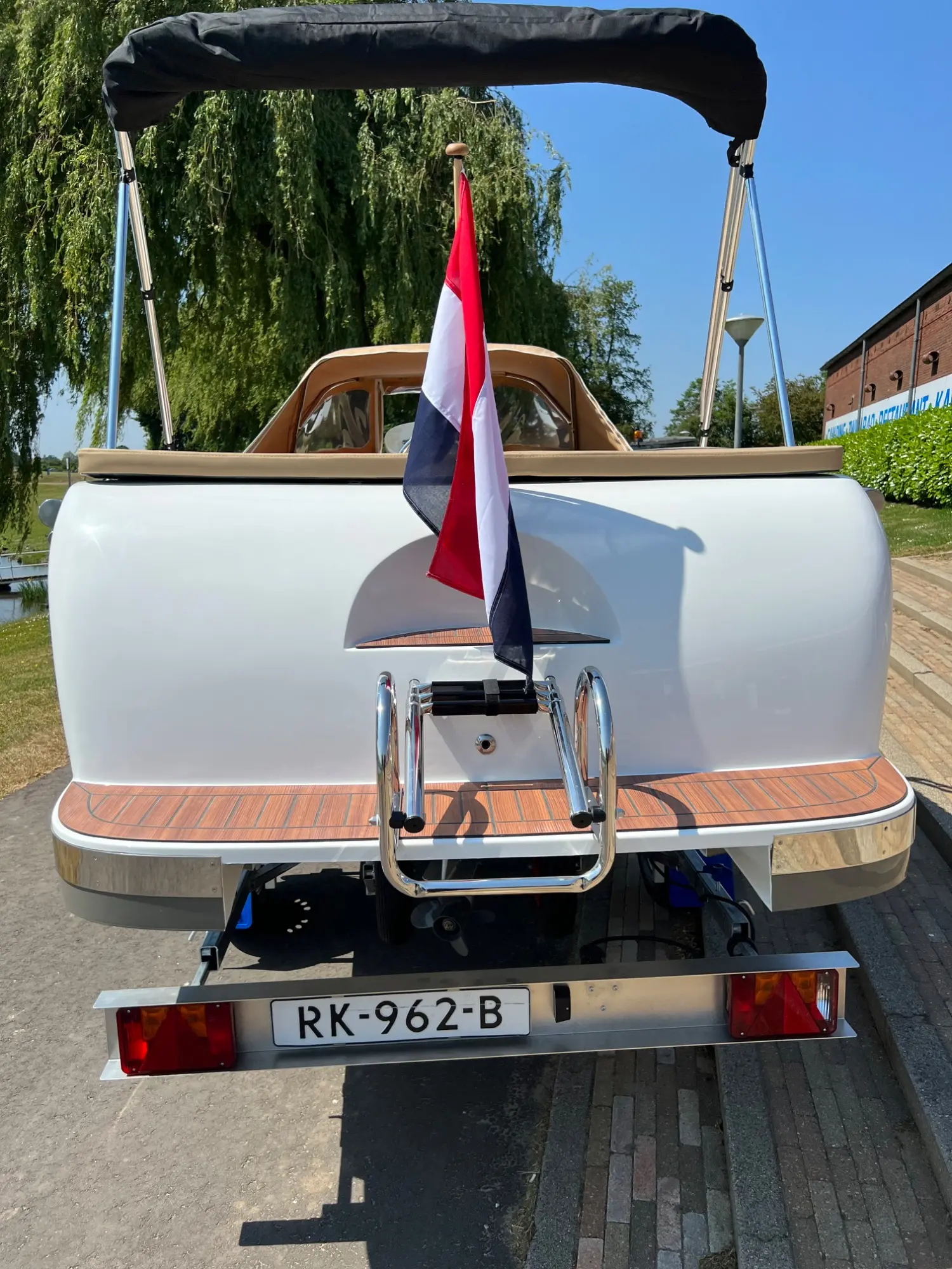 Maassloep 570 Honda 20pk nieuw kleur taup — foto 4 van 14