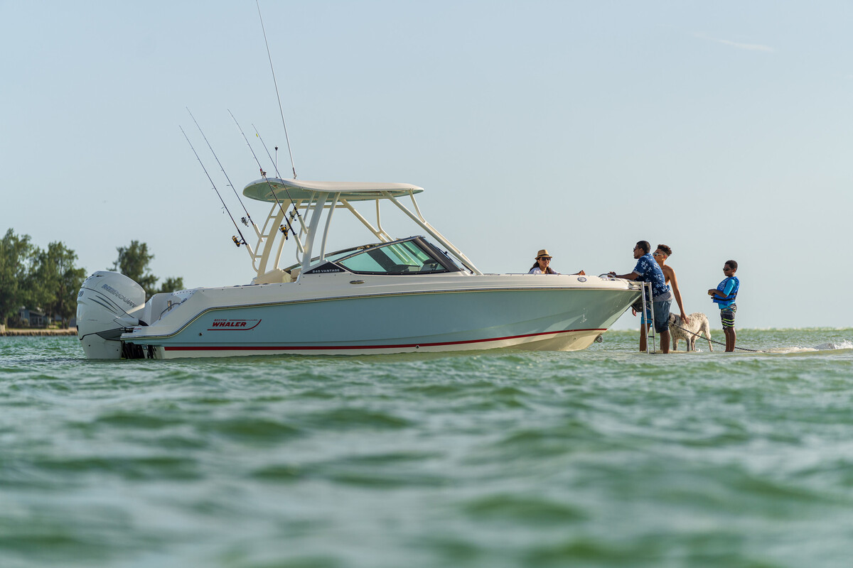 Boston Whaler 240 Vantage — foto 1 van 13