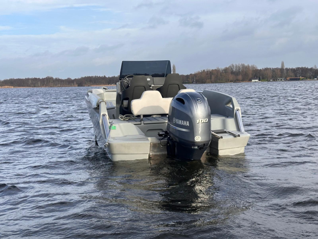 Roto Hydra 530 – Yamaha 100 PK | Slechts 32 vaaruren | Nu € 29.900,- HYDRA 530 — foto 7 van 14