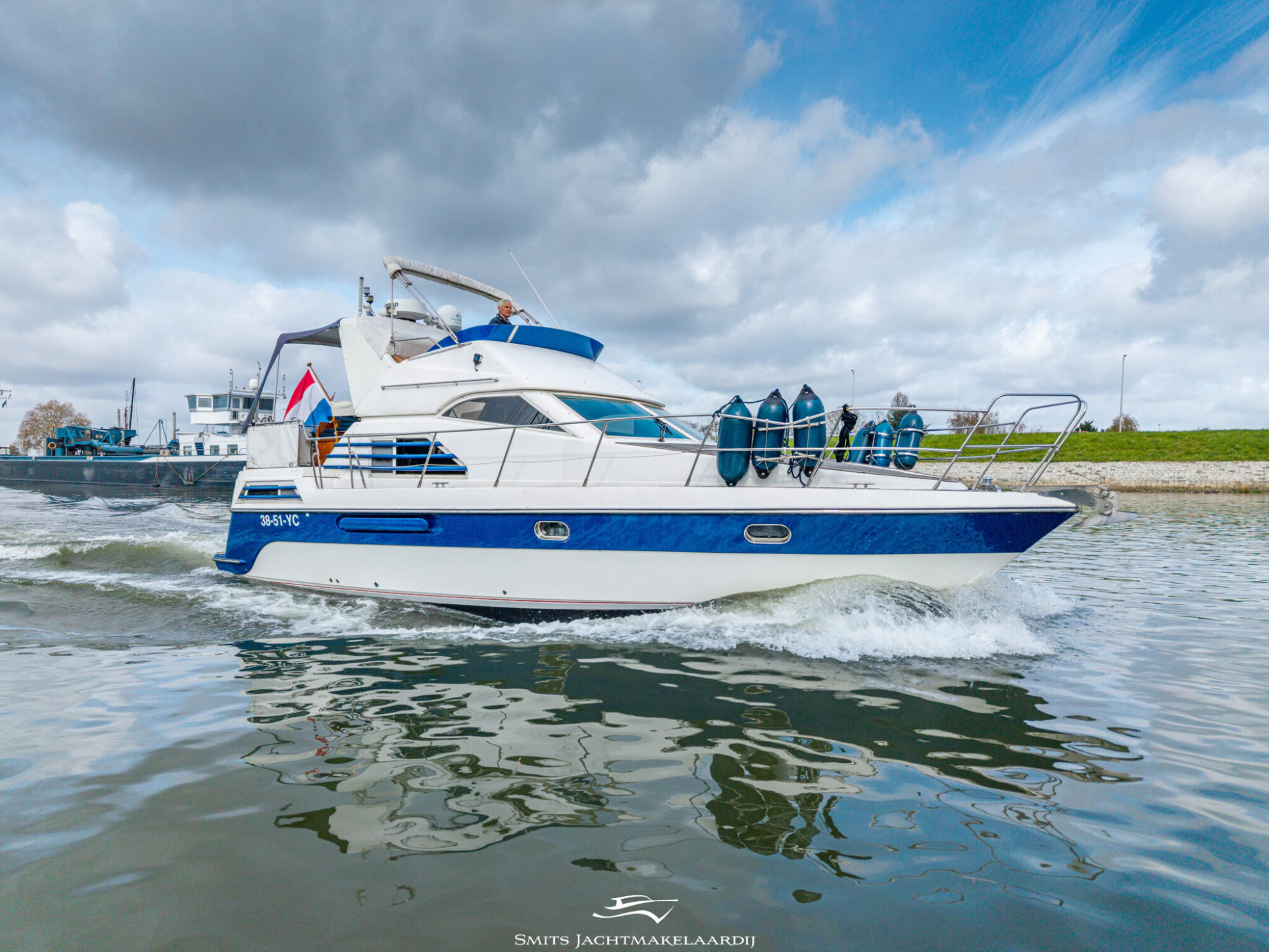 Astor 37 Flybridge — foto 43 van 54