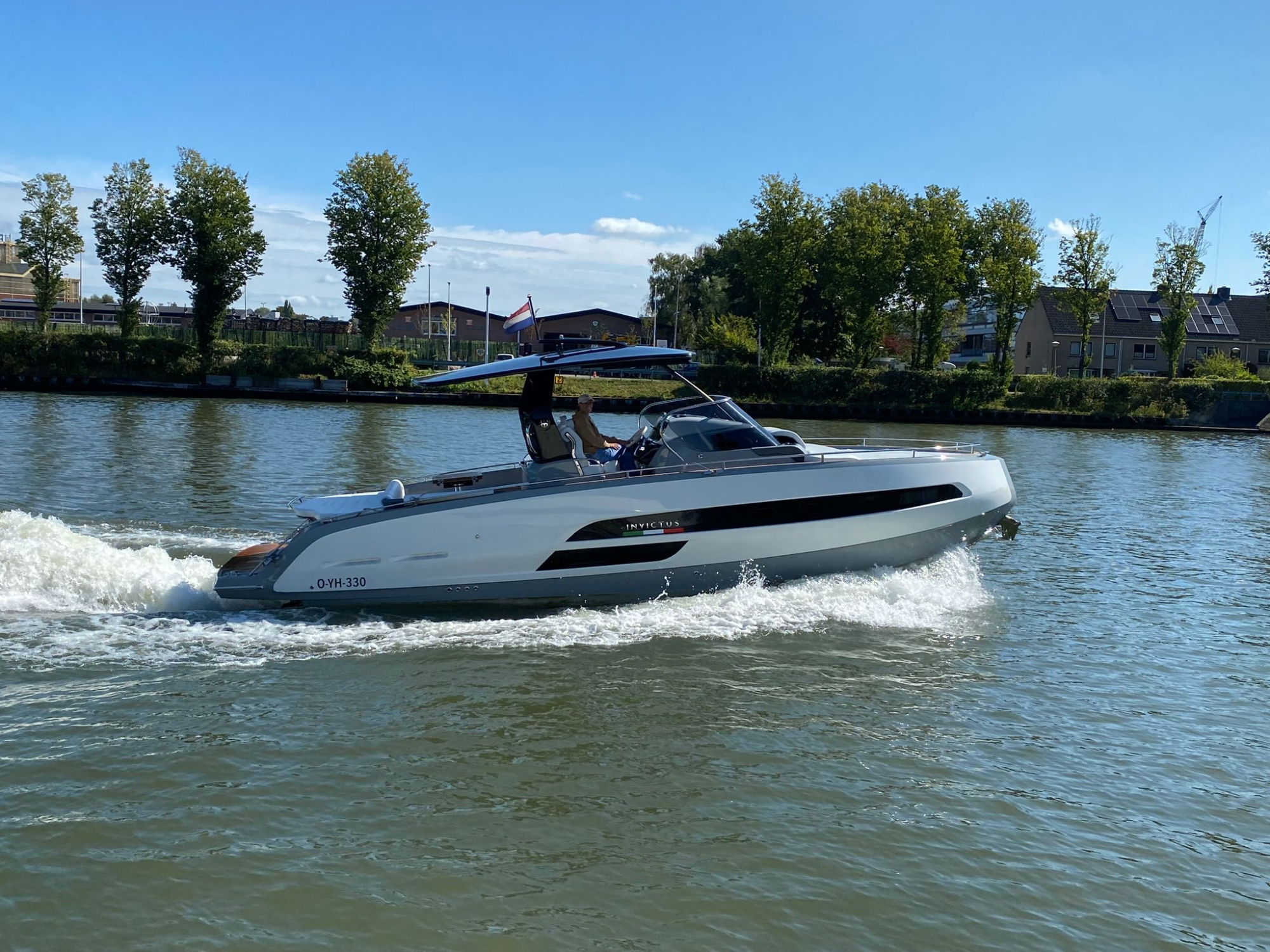 Invictus yachts Invictus 320 GT met 2 x Mercruiser 270 pk diesel van 2024! — foto 3 van 18