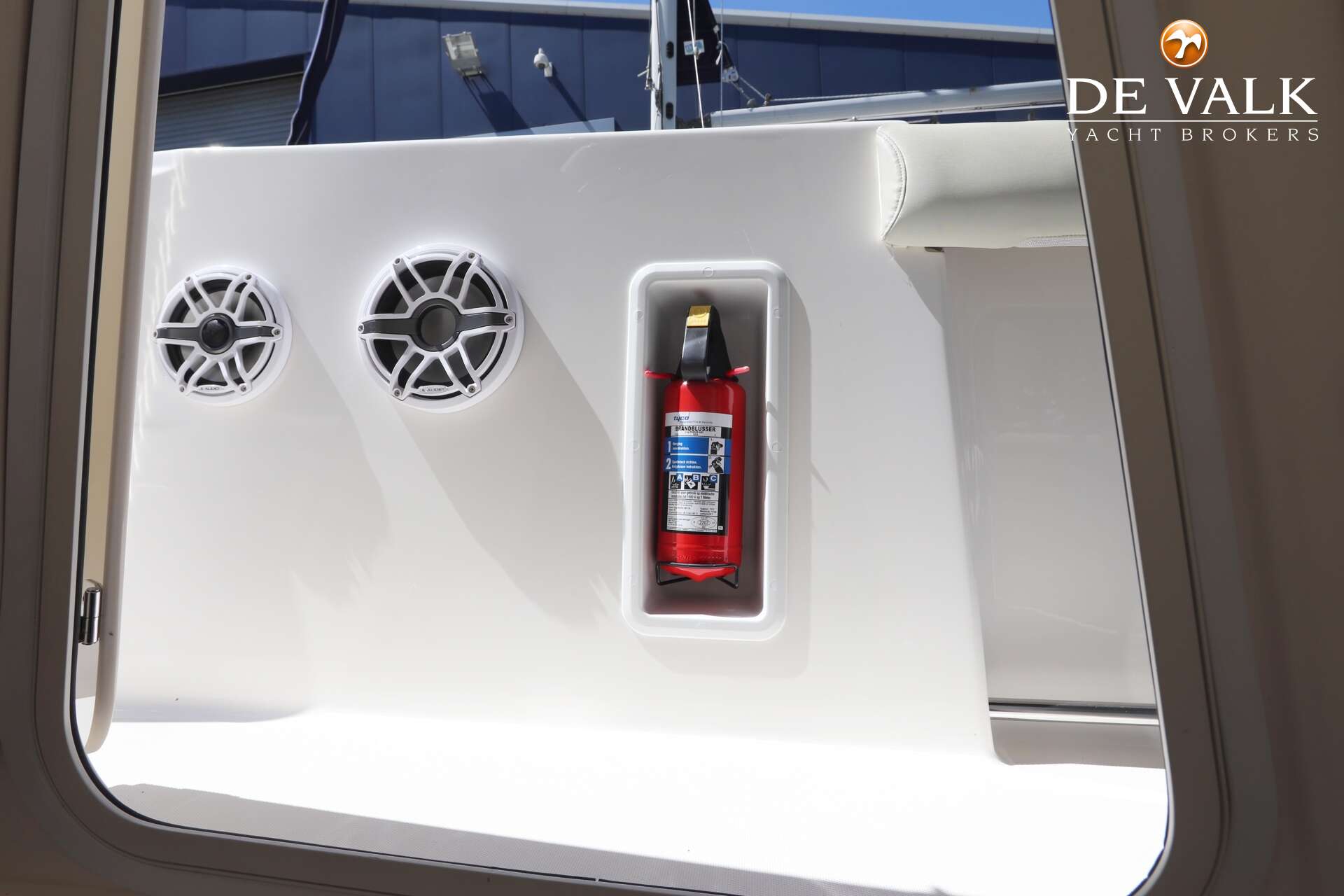 Boston Whaler 270 Outrage — foto 30 van 42