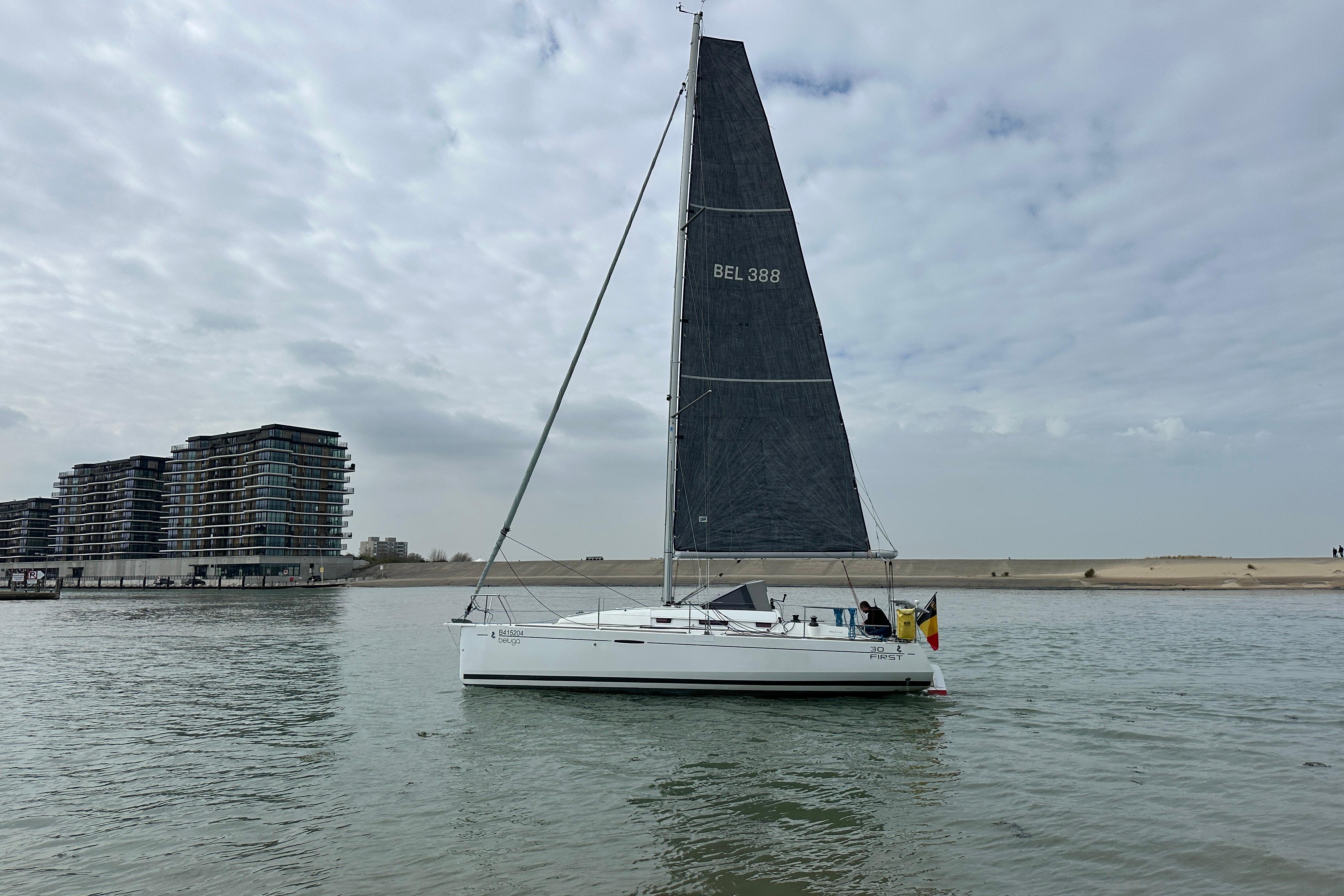Beneteau First 30 — foto 3 van 11