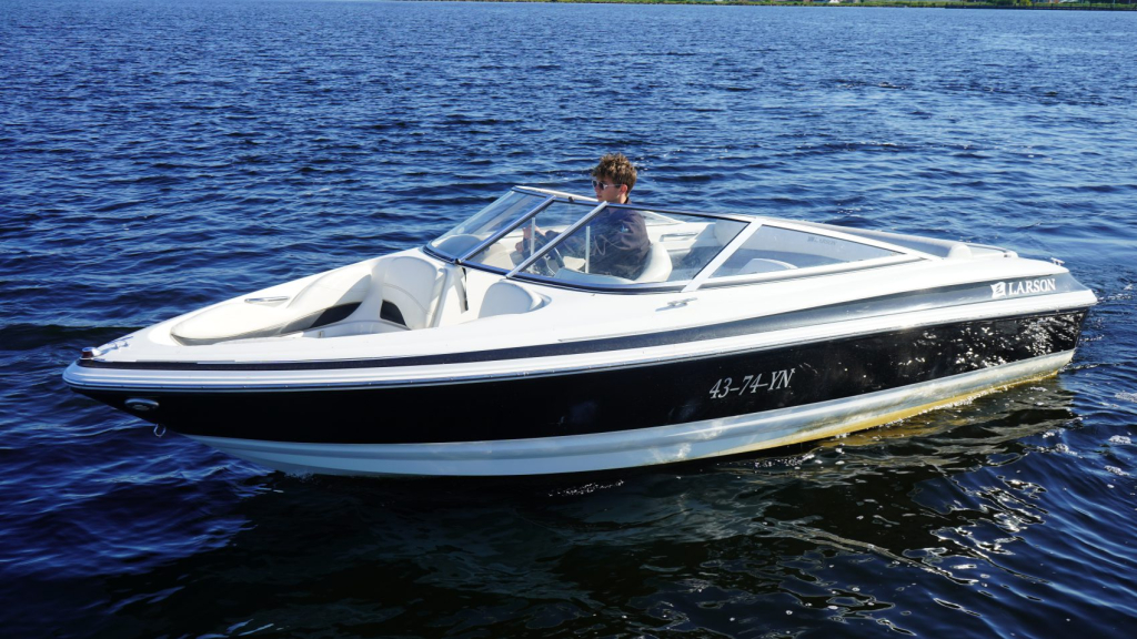 Larson 186 speedboot met Volvo Penta 135pk — foto 11 van 16