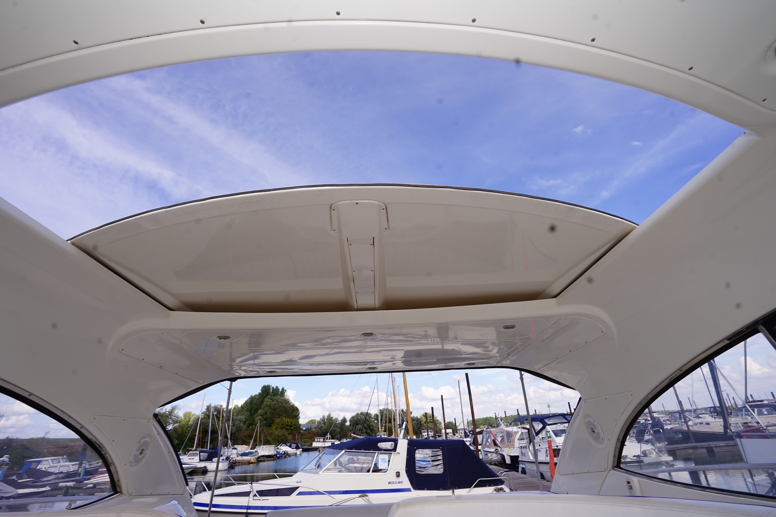 Bavaria 42 HT Sport IPS-500 - hydraulic platform — foto 11 van 42