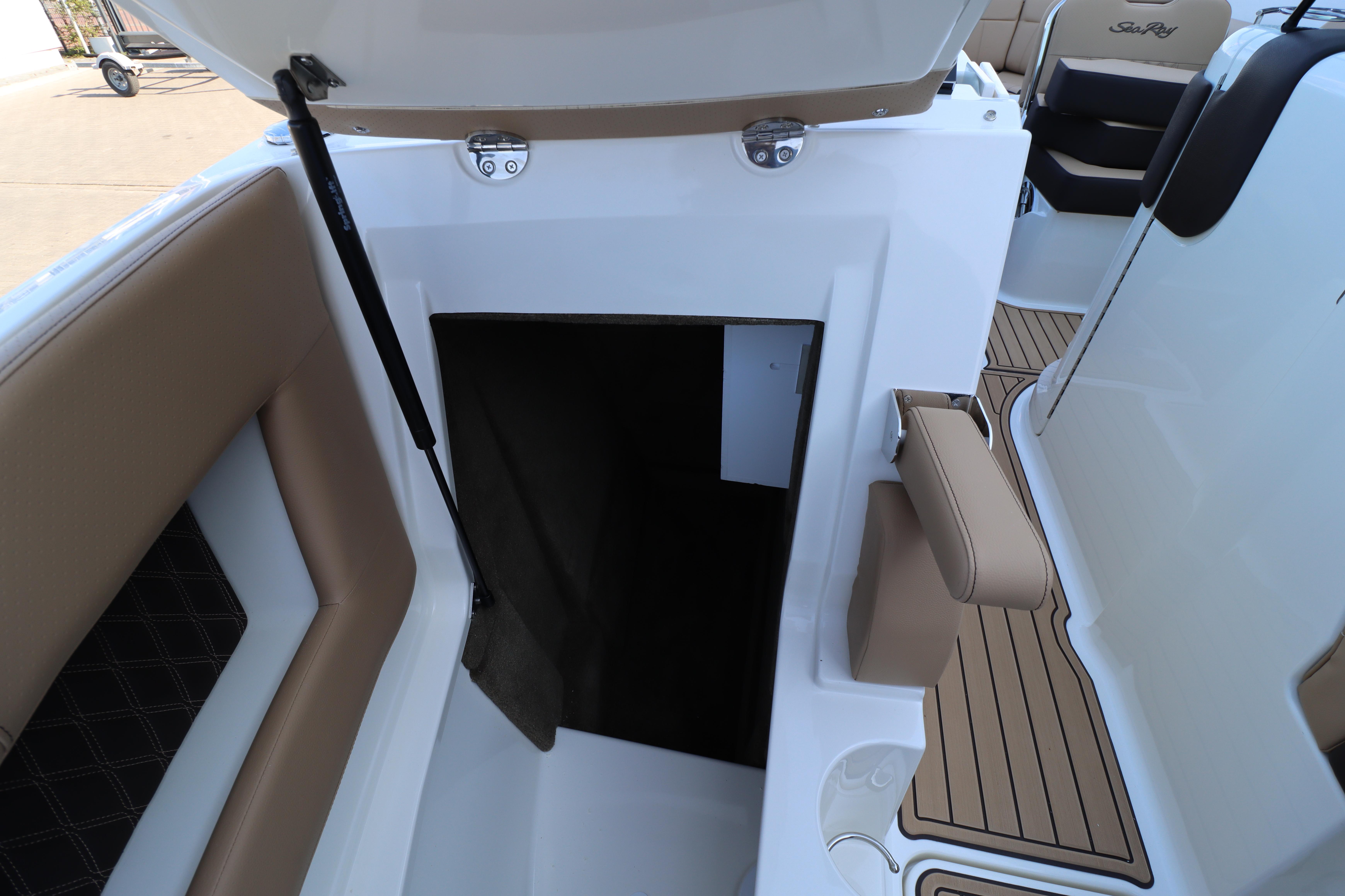 Sea Ray SLX 250 — foto 17 van 39