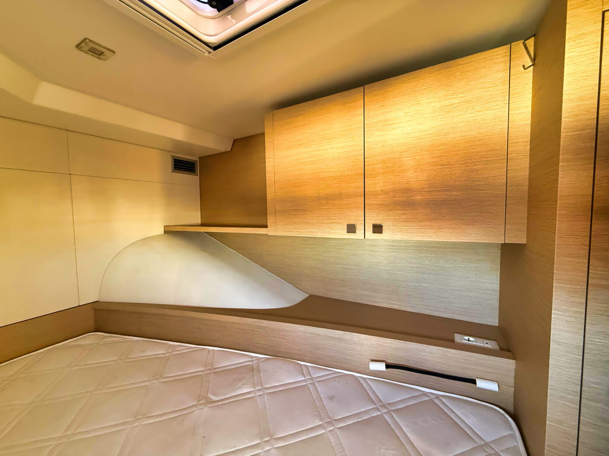 Fountaine Pajot Motorcatamaran MY 37 — foto 29 van 44