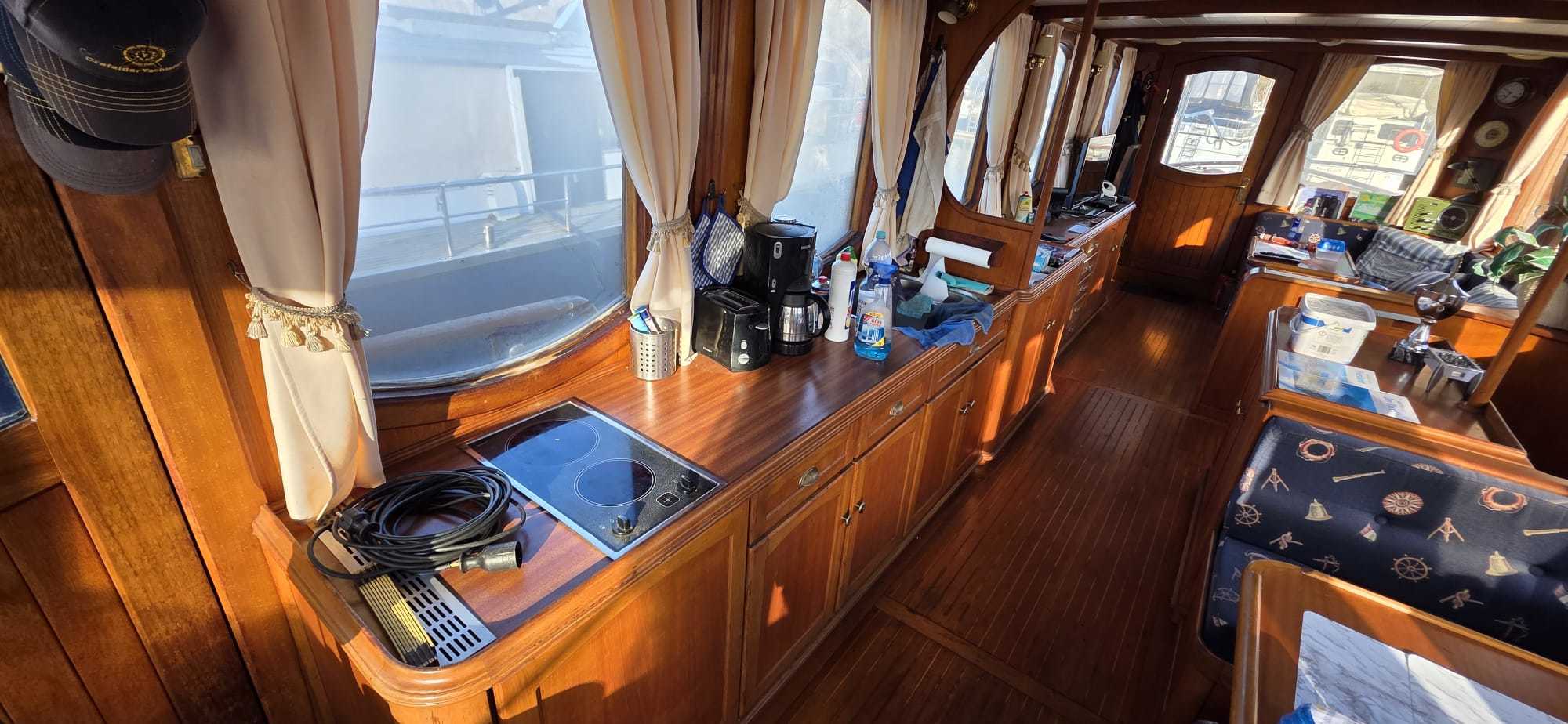 Classic Motor Yacht 14.85 — foto 7 van 15