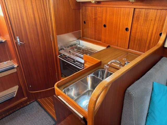 Hallberg-Rassy 31 — foto 47 van 65