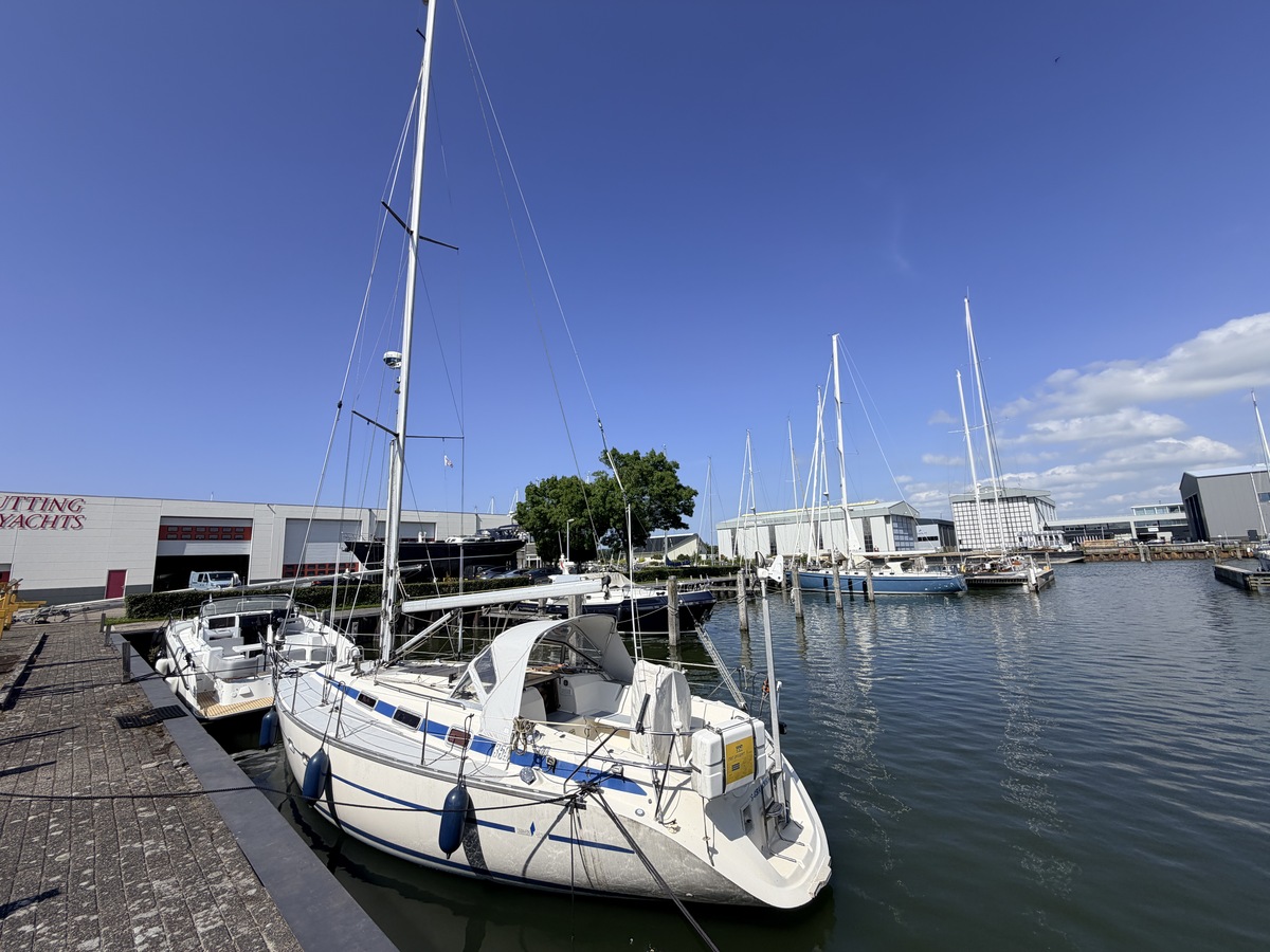 Bavaria Yachtbau GmbH Bavaria Yachts 350 Lagoon — foto 3 van 12