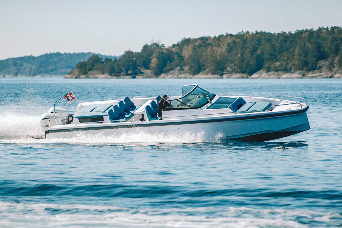 Axopar 37 Spyder — foto 1 van 16
