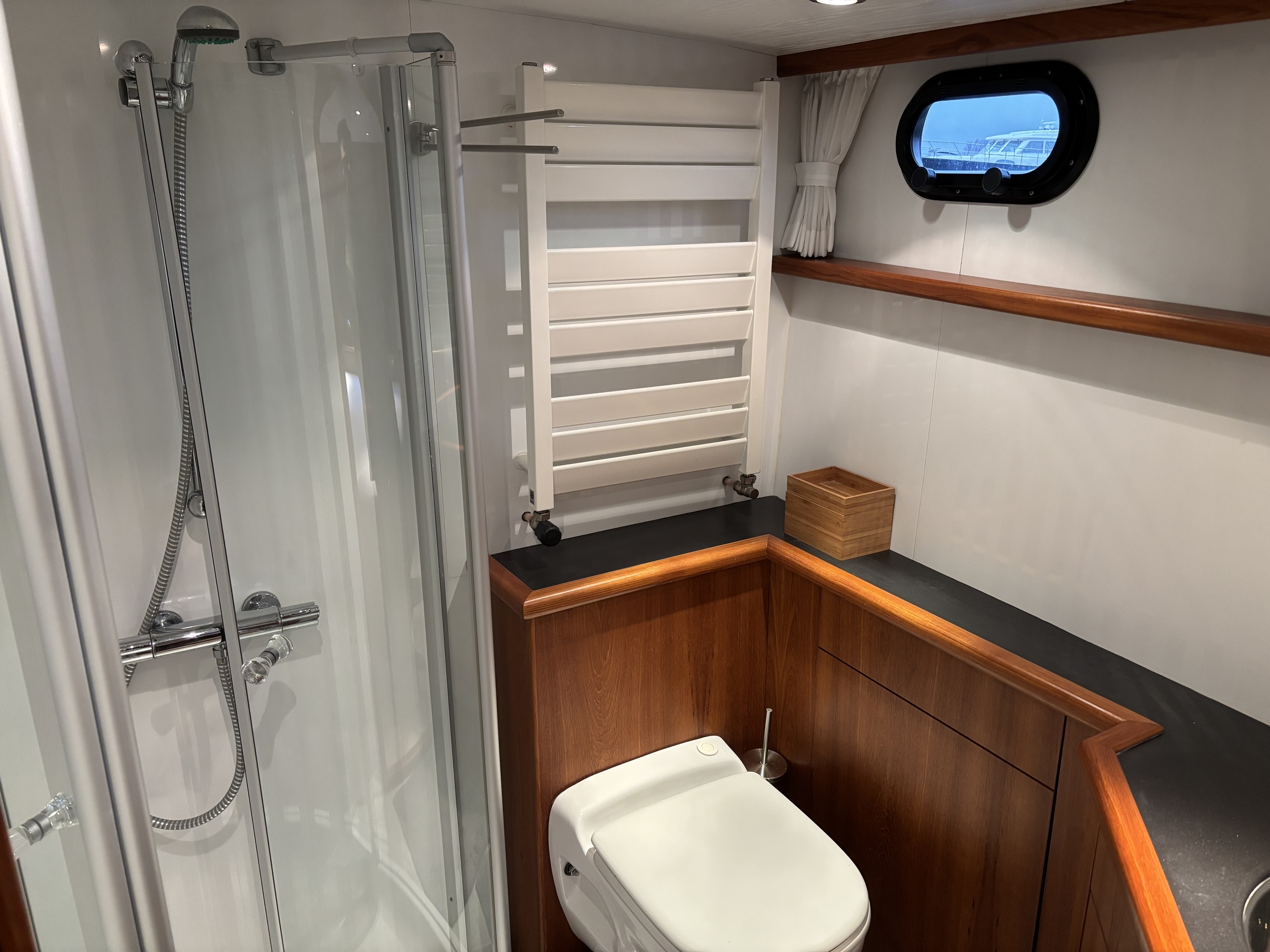 Explorer 45 — foto 24 van 29