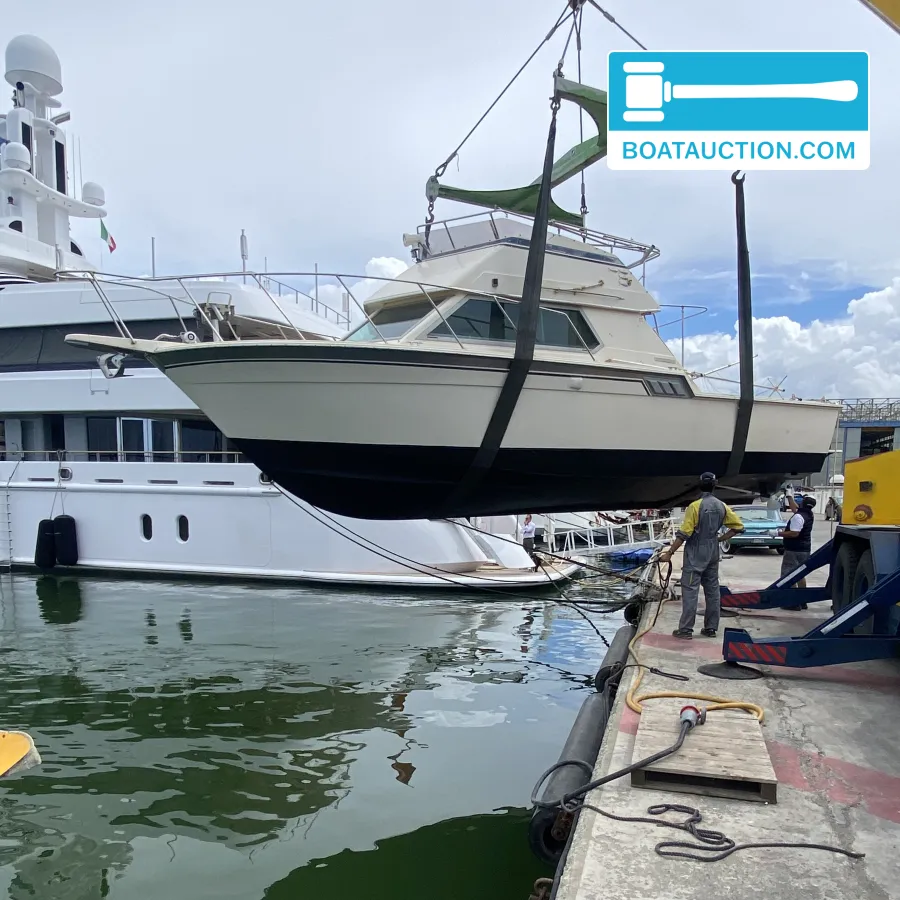 Hatteras 32 Sport Fly — foto 2 van 16