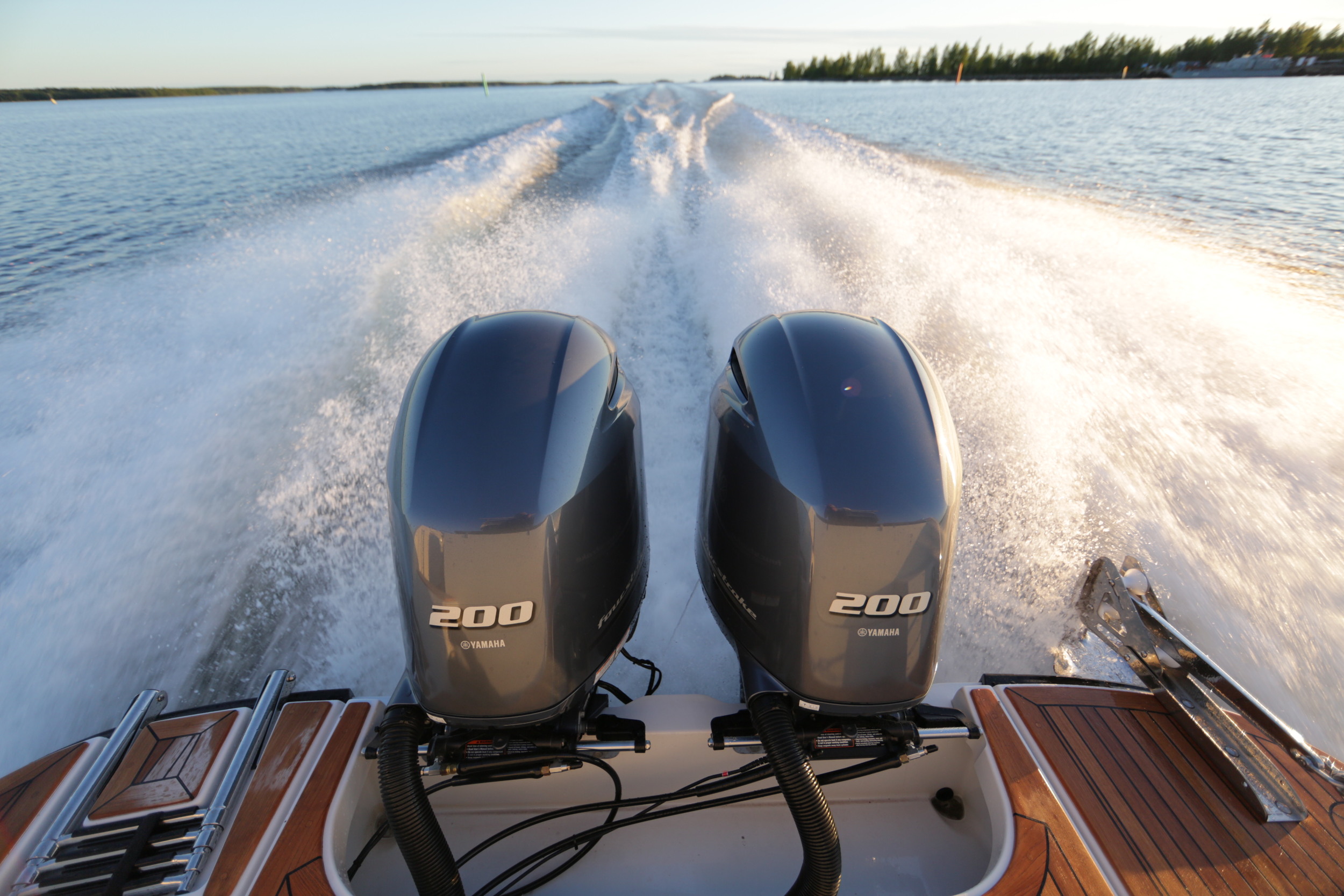 Finnmaster pilot 8 met 2x 200 pk Yamaha motoren  — foto 23 van 45