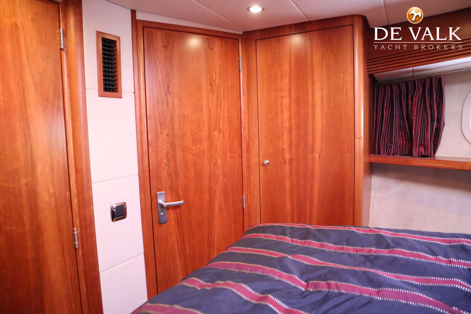 Van der Valk Continental 15.50 FR — foto 36 van 42