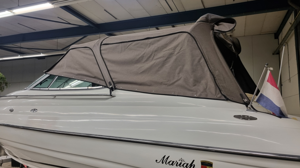 Mariah Z258 Shabah met MerCruiser 7,4 MPI DuoProp met 310pk (BOMVOL!) — foto 4 van 31