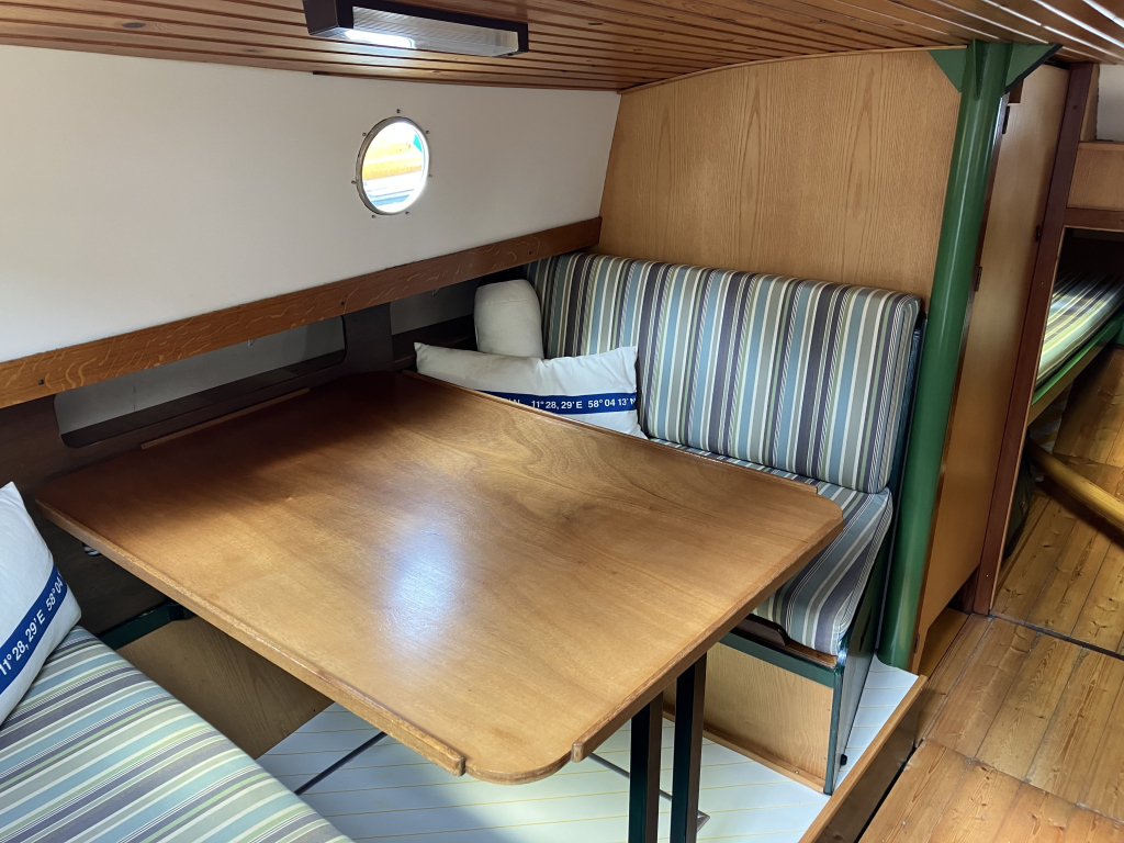 Huitema Zeeschouw 800 (1977) – Goed onderhouden platbodem met veel karakter — foto 28 van 41