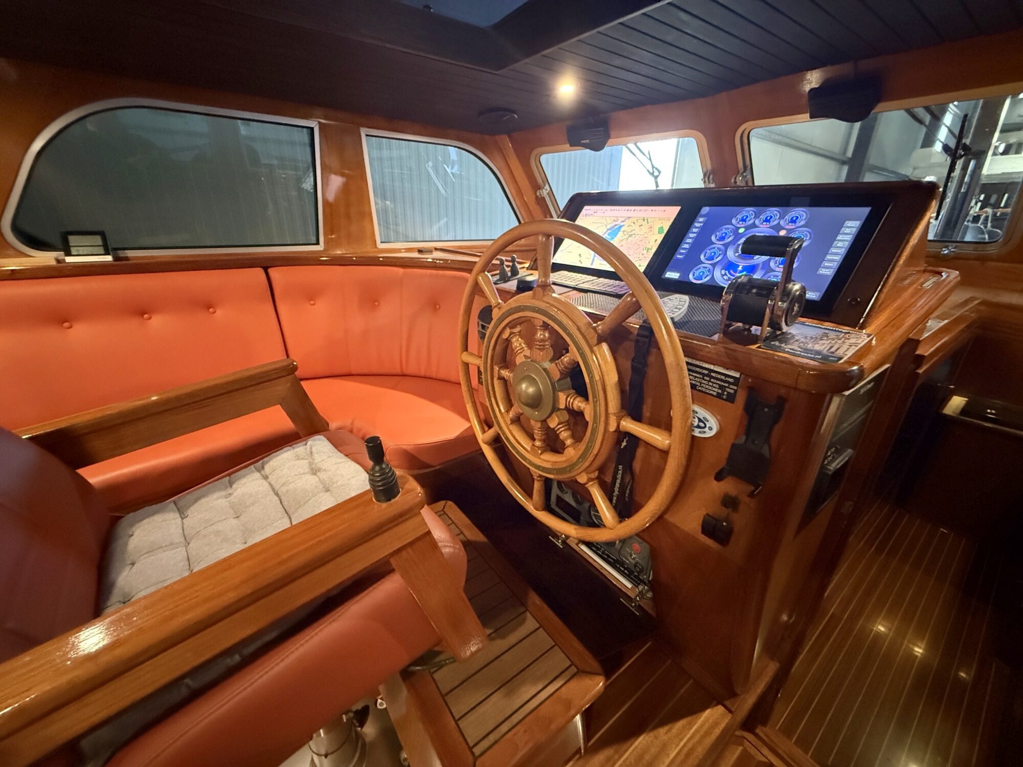 Crown yachts Crown Cruiser 12.85 OK Spiegeldeur — foto 6 van 23