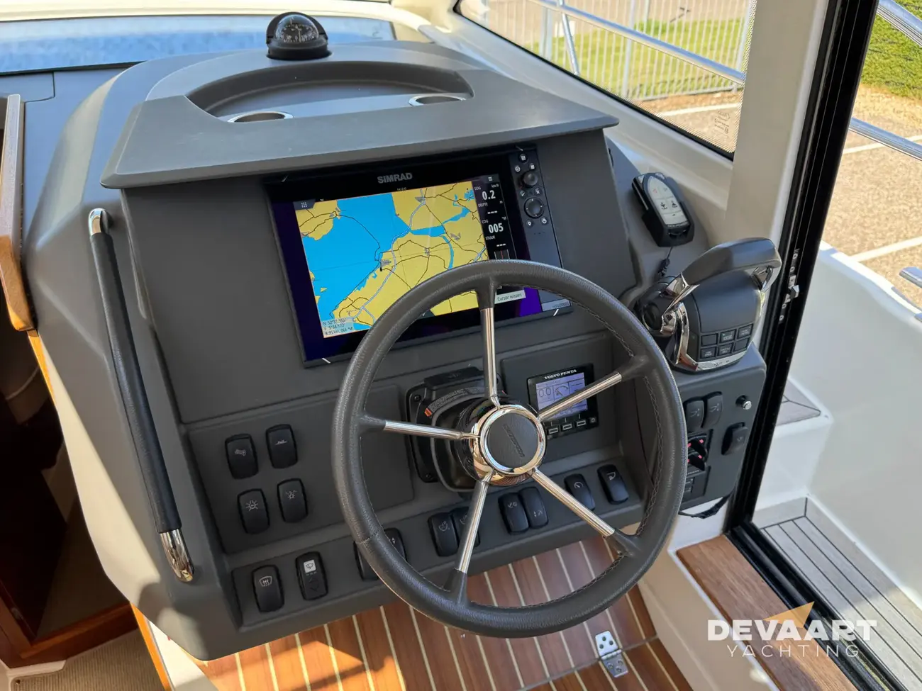 Nimbus 305 Coupe — foto 9 van 29