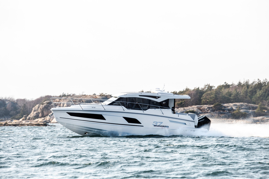 Grandezza 37 Outboard (Hybride varen mogelijk)