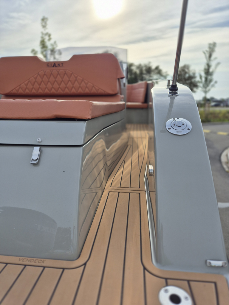 Giant 660 Tender | nieuwe Suzuki DF100 | vaarklaar DEMO — foto 19 van 24
