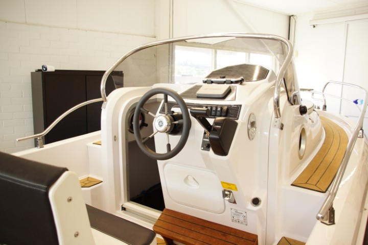 Ranieri Internationale Atlantis 19 incl. 130pk Yamaha en trailer — foto 6 van 25