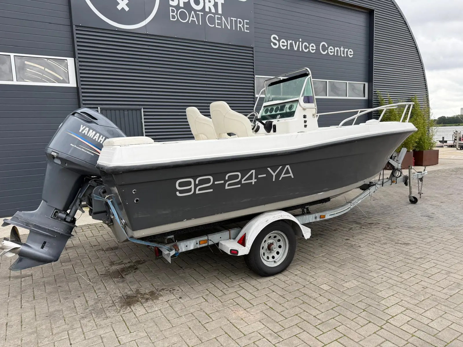 Robalo 2120 Center Console — foto 2 van 17