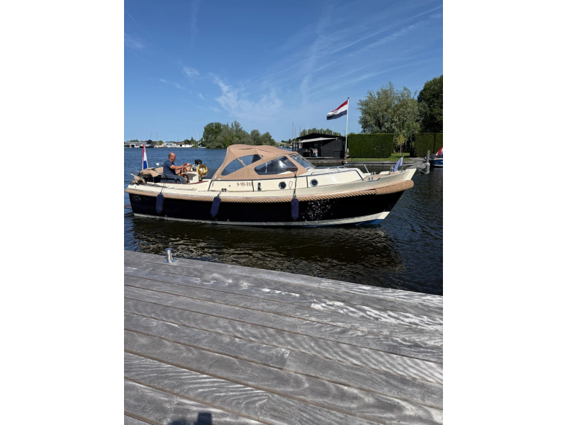 Intercruiser 27 Cabin