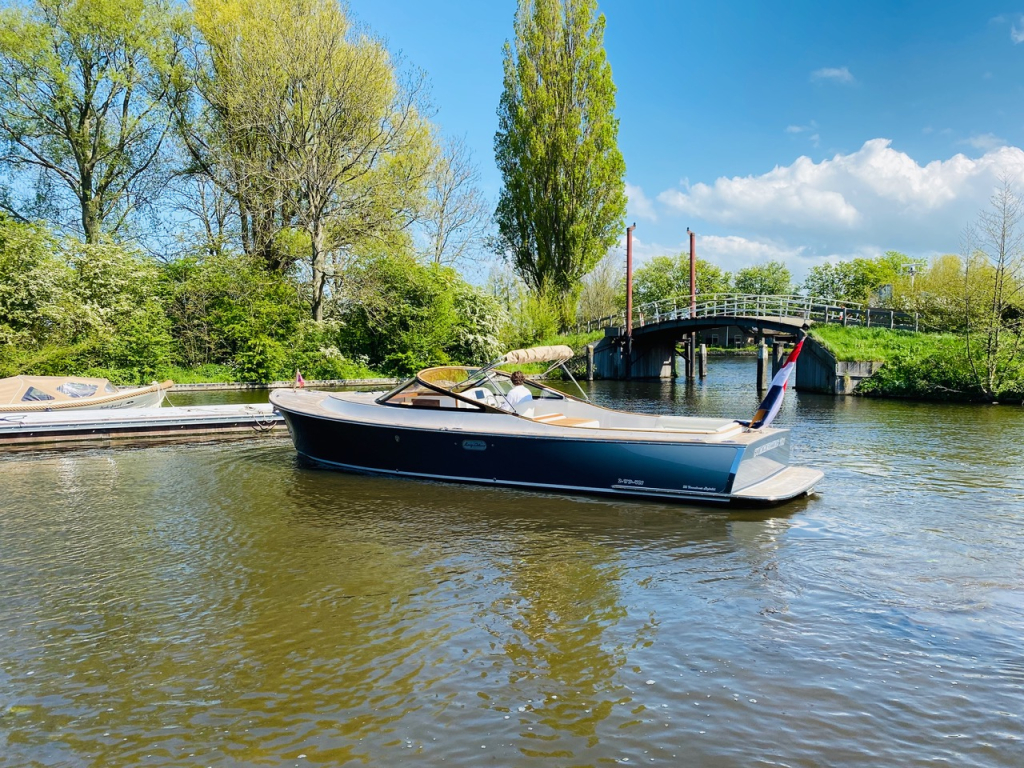 LongIsland 33 Runabout — foto 2 van 13