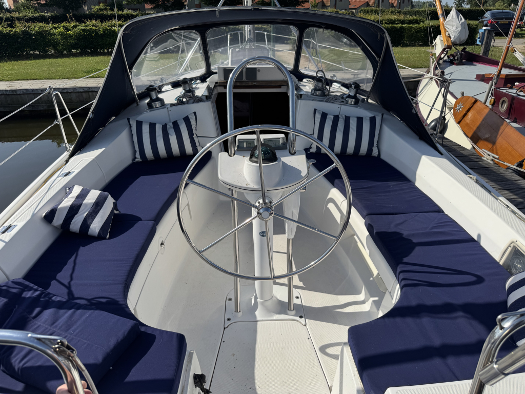 Hunter 356 — foto 31 van 72