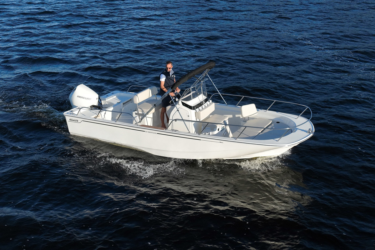 Boston Whaler 210 Montauk — foto 1 van 28