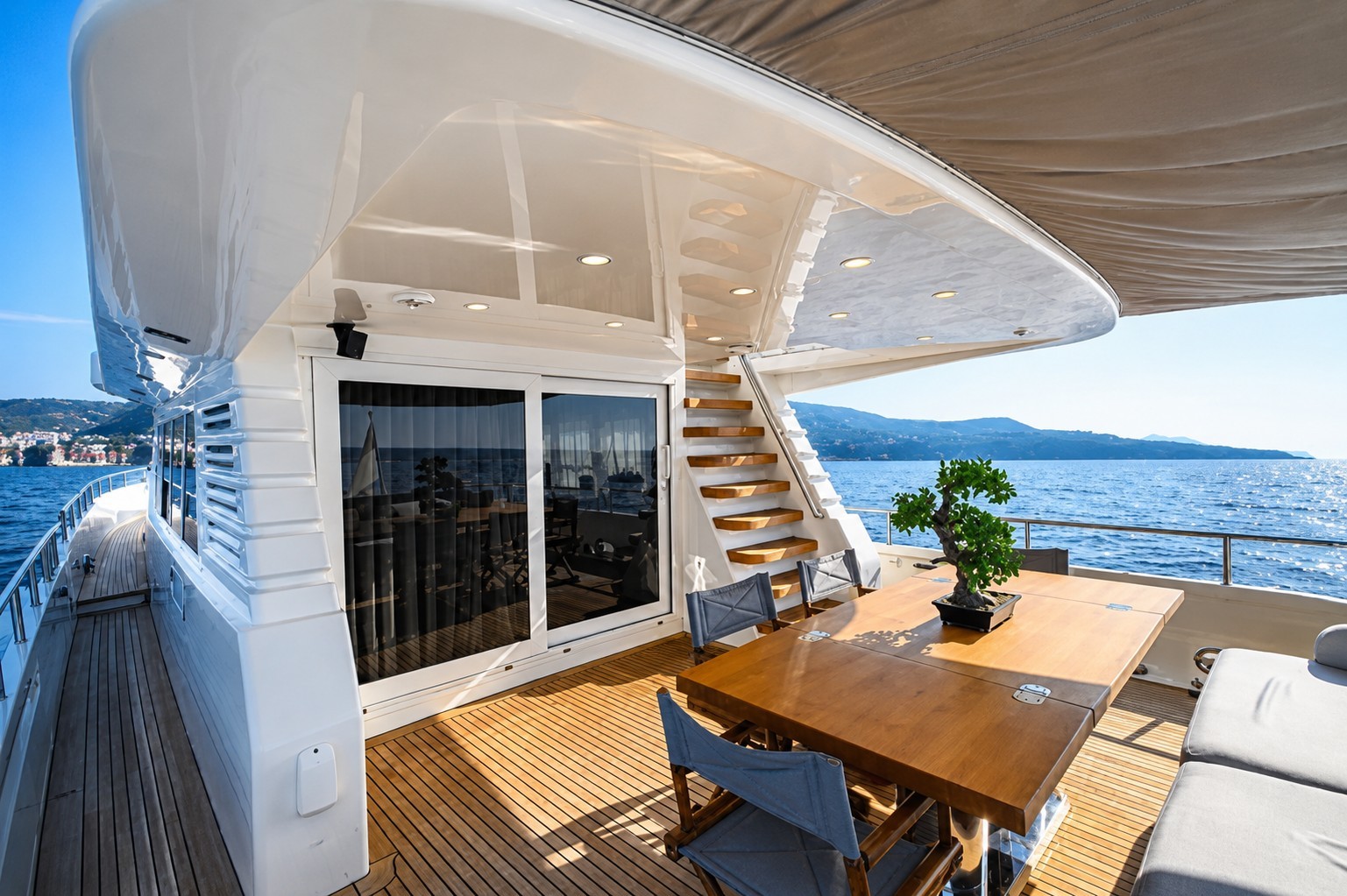 Moonen 68 Flybridge — foto 2 van 47